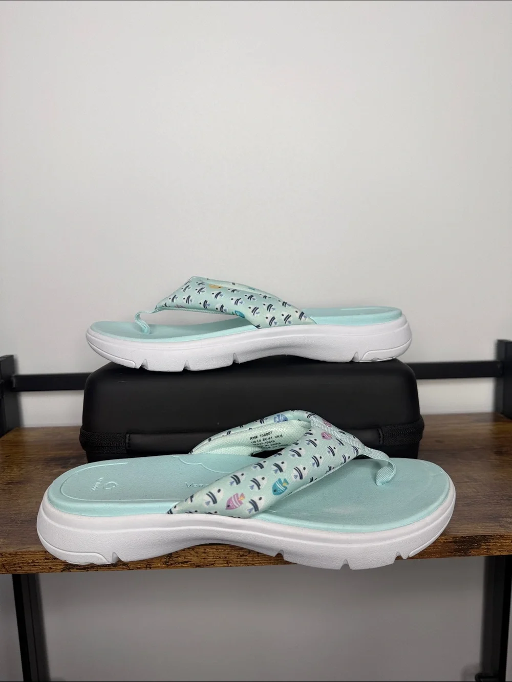 Vera Bradley Light Blue Fish Printed Flip-Flop Sandals Size 10